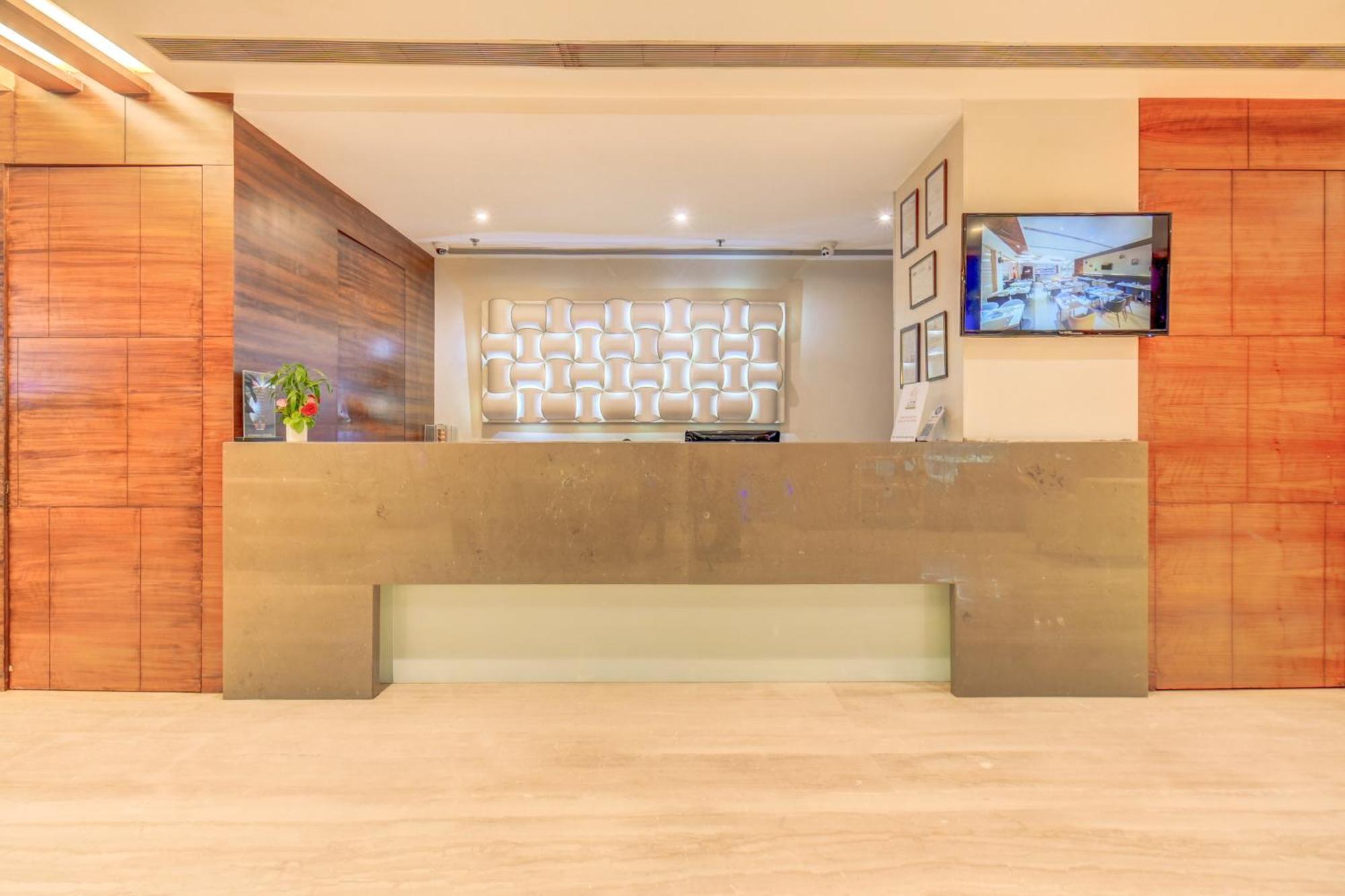 The Ssk Solitaire Hotel & Banquets Nashik Exterior photo