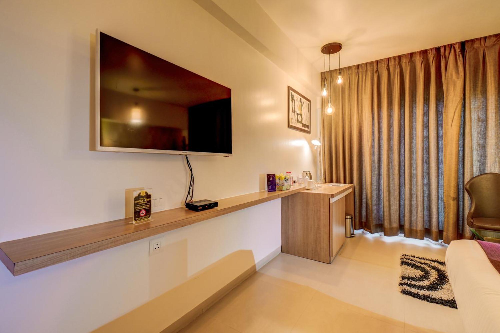 The Ssk Solitaire Hotel & Banquets Nashik Exterior photo